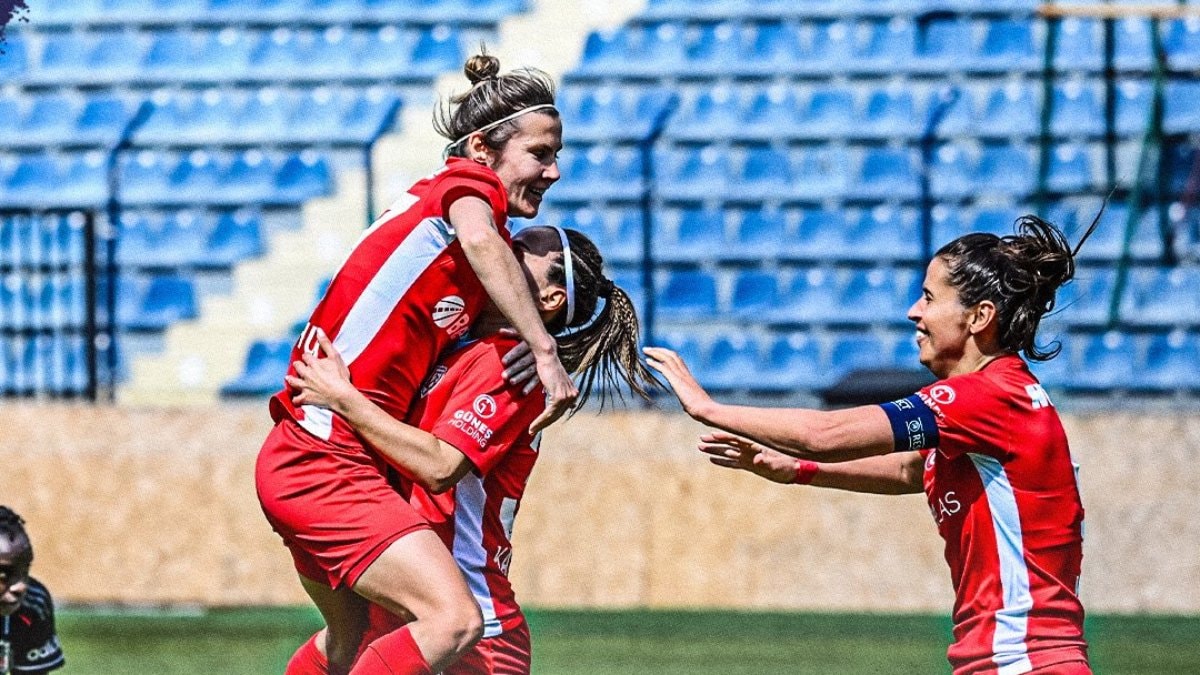ABB FOMGET, UEFA Kadınlar Avrupa Ligi’nde sezonunun seyirci rekorunu kırdı