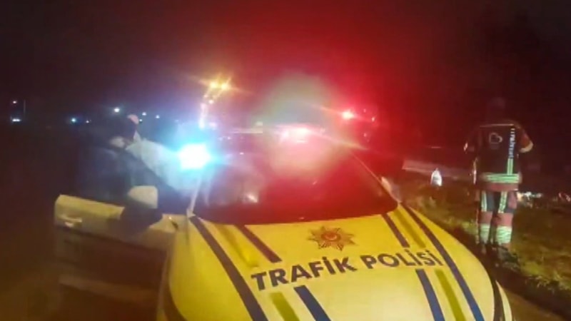 Balıkesir’de yolcu otobüsü devrildi: 3 ölü 31 yaralı