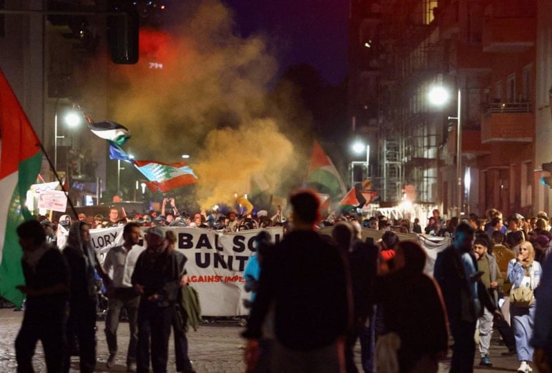 Berlin’de 1 Mayıs gösterisine polisten müdahale