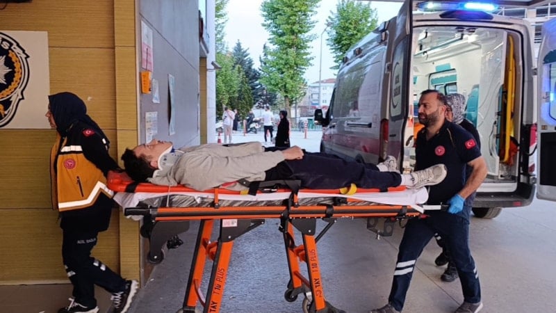 Bursa’da otomobil ile motosikletli çarpıştı: Feci kaza kamerada