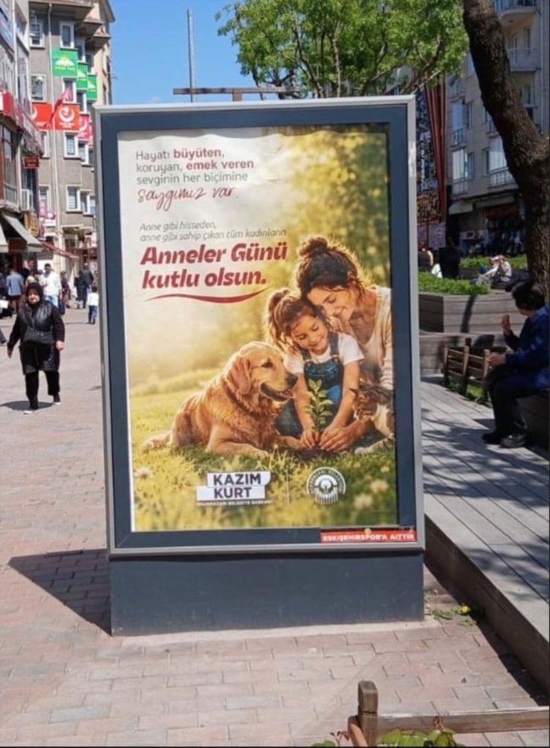 CHP’li belediyeden köpekli “Anneler Günü” kutlaması