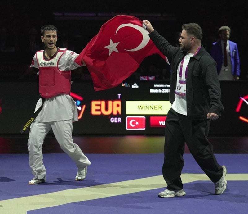 Hamza Yerlikaya, Avrupa şampiyonu Yusuf Yünaçtı’yı tebrik etti
