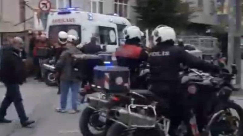 İstanbul Küçükçekmece’de kahve önünde silahlı saldırı: 3 yaralı